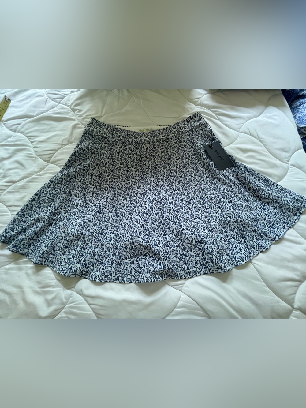 Bad Birdie Blue and White Floral Golf/Pickleball Skort size Large- NWT!